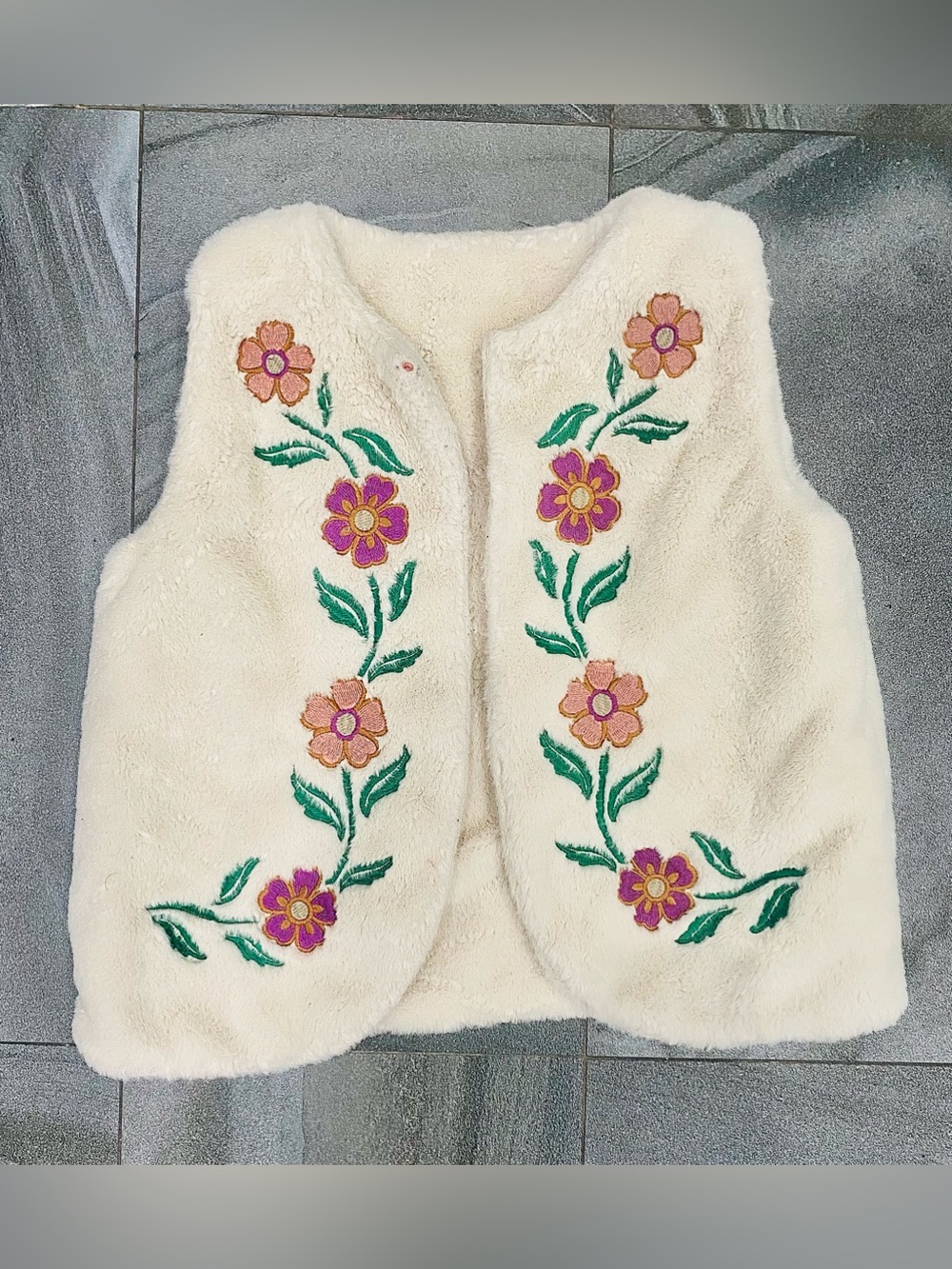 Vintage Boho Hippie Cream Faux Fur Floral Embroidered Reversible Size S